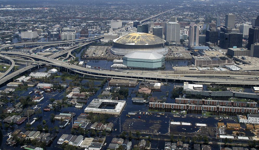 1280px-Navy-FloodedNewOrleans.jpg