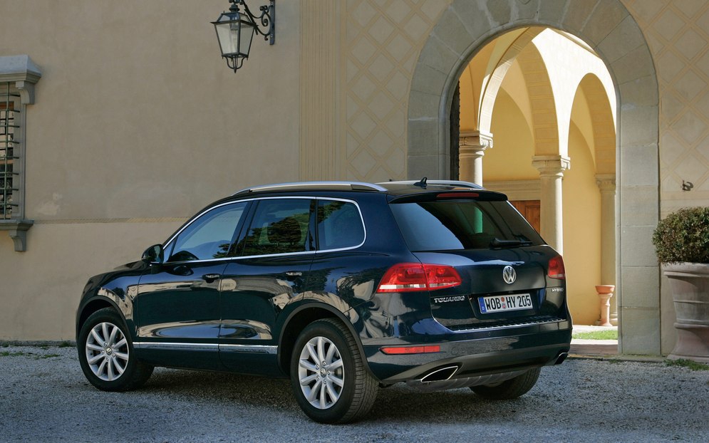 1vw-touareg-hybrid-8.jpg