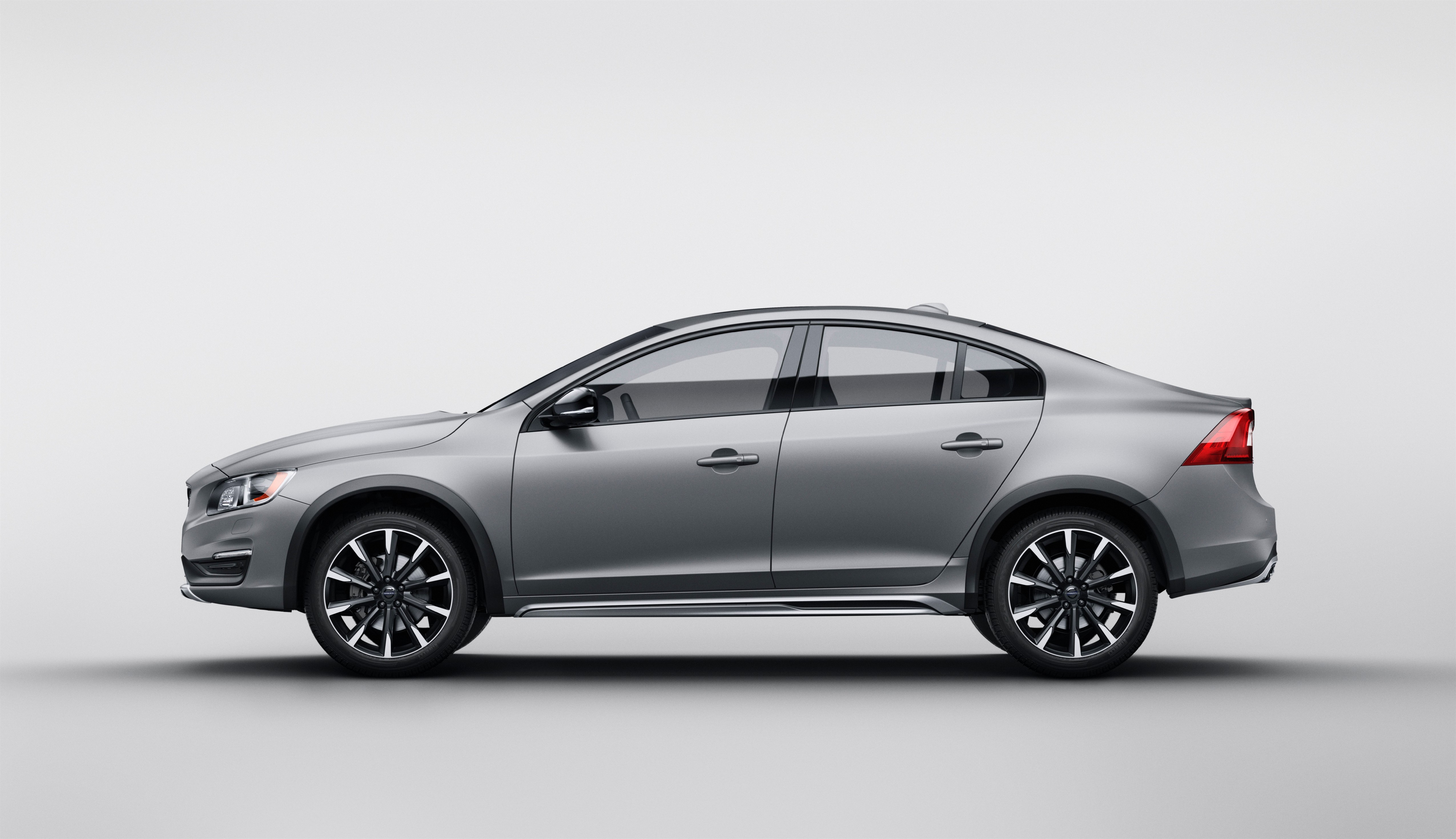 155764_Volvo_S60_Cross_Country.jpg