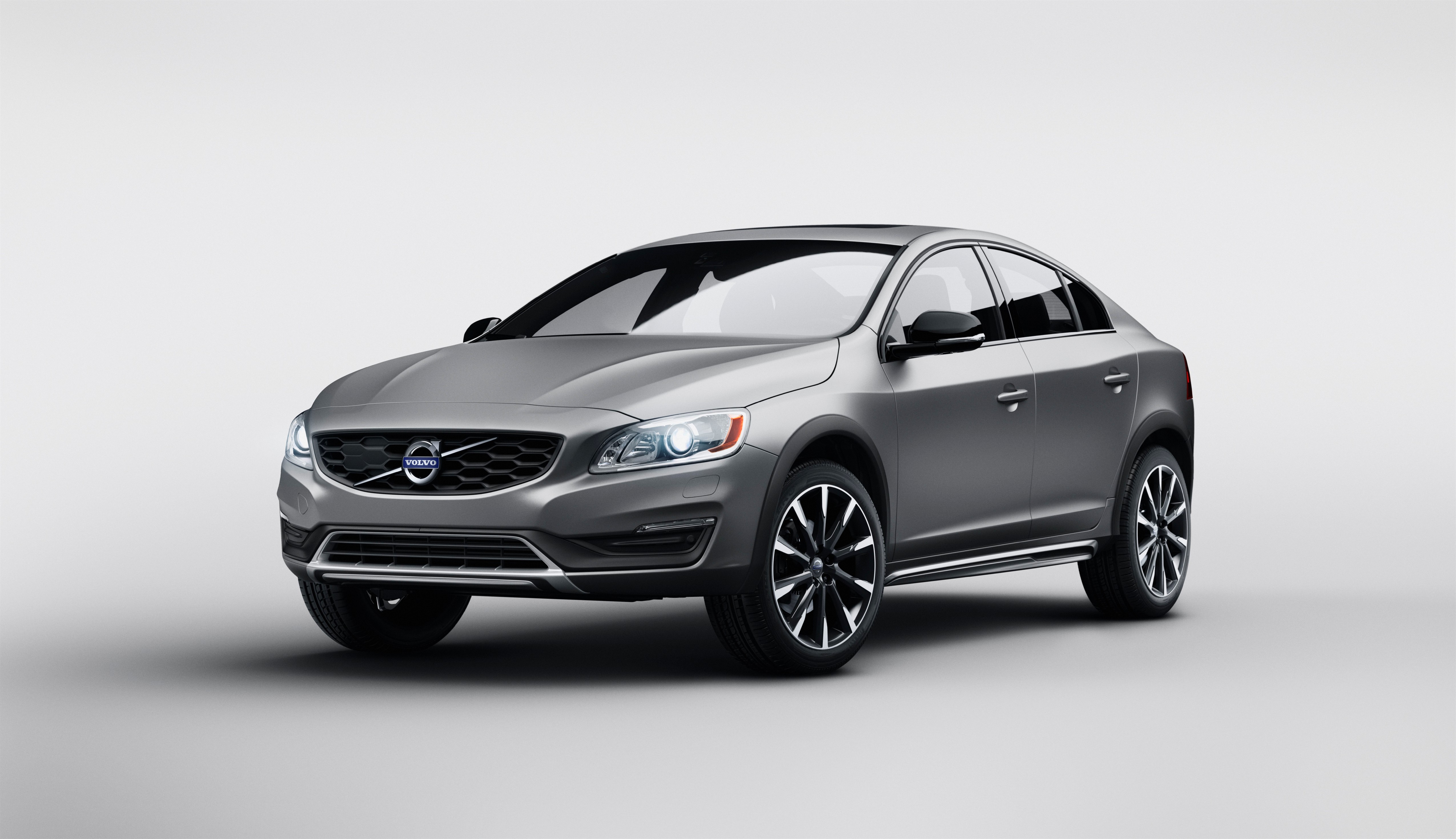 155231_Volvo_S60_Cross_Country.jpg