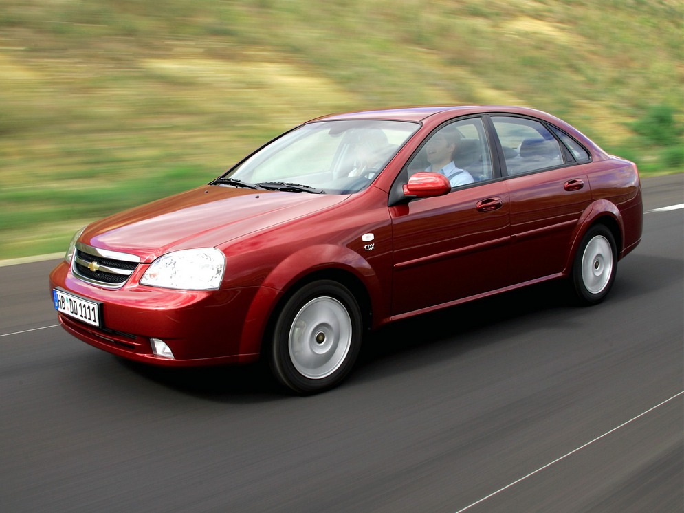 chevrolet_nubira_sedan_10.jpg