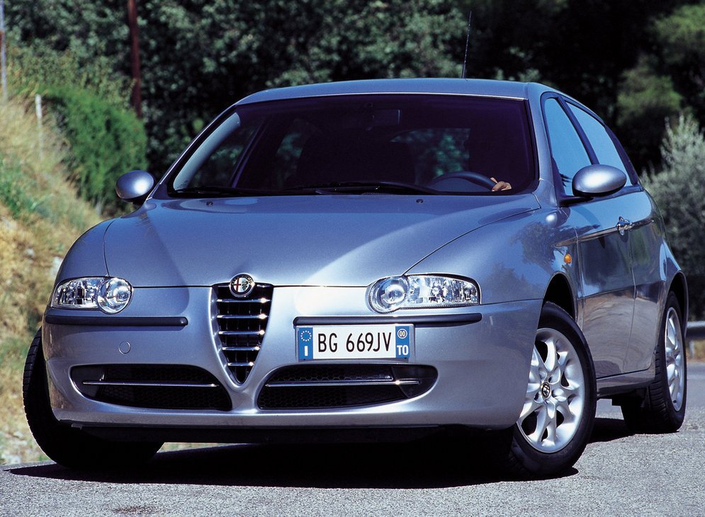 Alfa_Romeo-147_2000_1600x1200_wallpaper_02.jpg