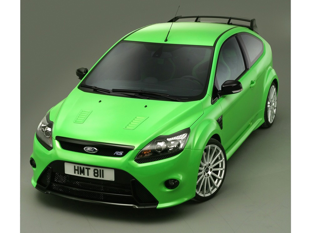 2009-Ford-Focus-RS-Front-Angle-Top-2-1920x1440.jpg