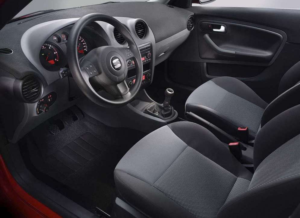 Seat-Ibiza_2002_1600x1200_wallpaper_28.jpg