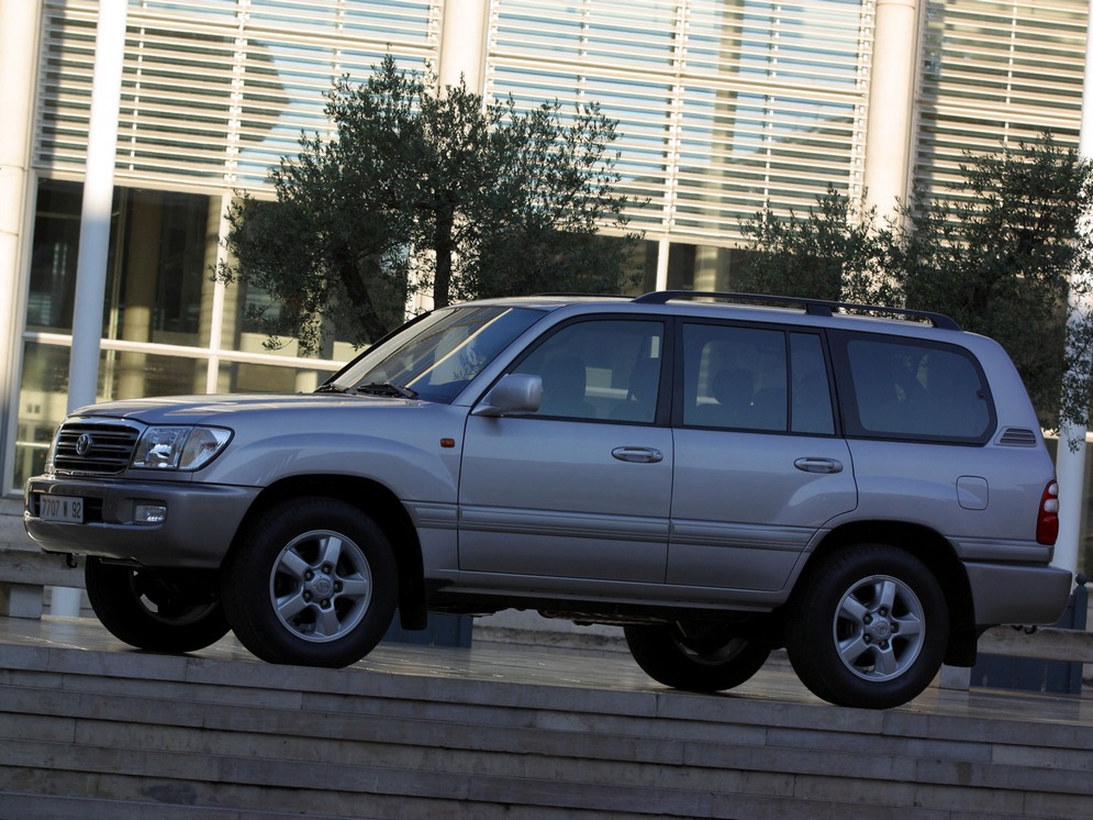 autowp.ru_toyota_land_cruiser_100_14.jpg