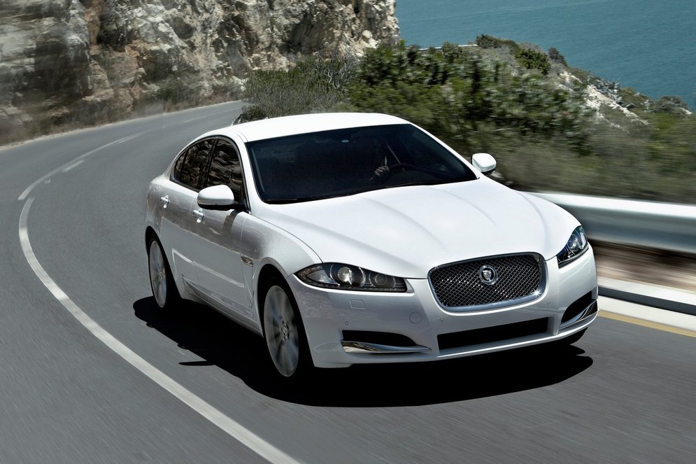 Jaguar-XF_2012_1600x1200_wallpaper_05.jpg