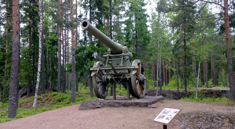 Из-за недостатка артиллерии финны устанавливали на Линии Салпа старые 9-дюймовые береговые мортиры.jpg
