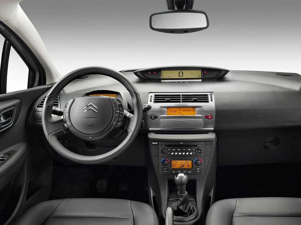 Interior_Citroen_C4_3.jpg