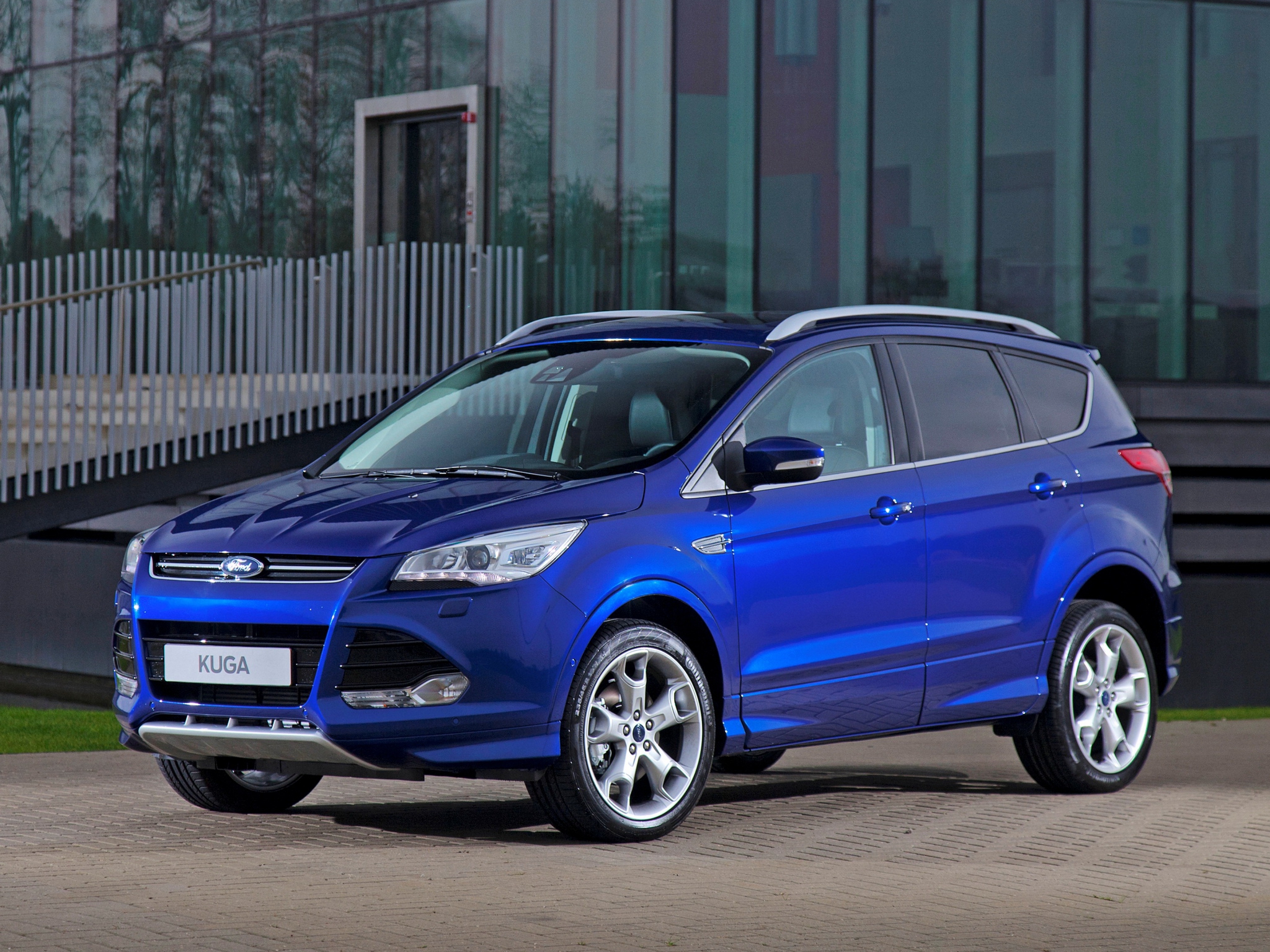 ford_kuga_titanium_plus_1.jpg