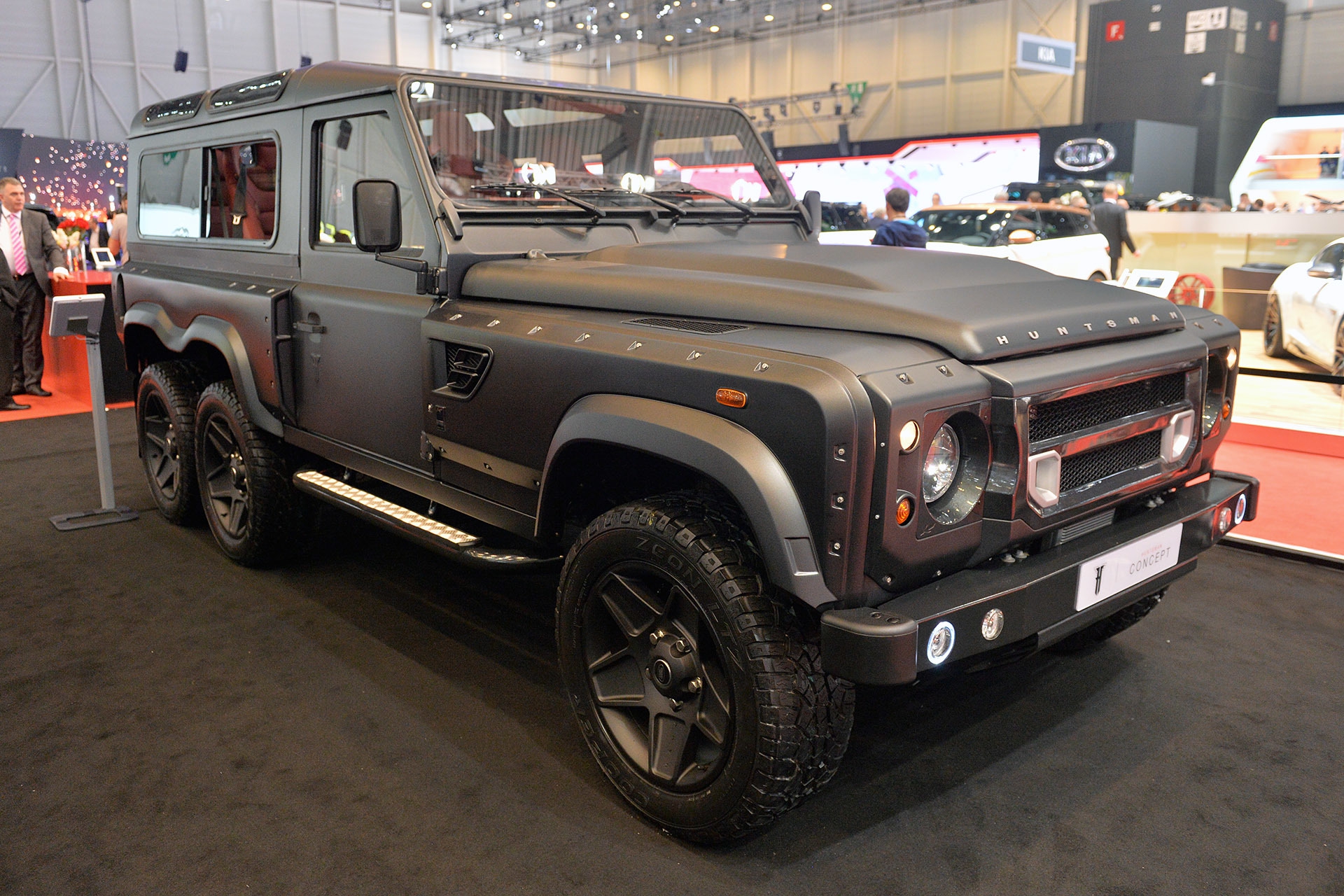 01-kahn-flying-huntsman-110-wb-6x6-geneva-1.jpg