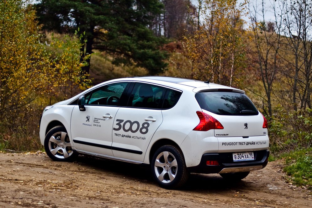 Тест драйв пежо. Тест драйв Пежо 3008 в Молдавии. Peugeot 3008 на дороге. HDI Style.
