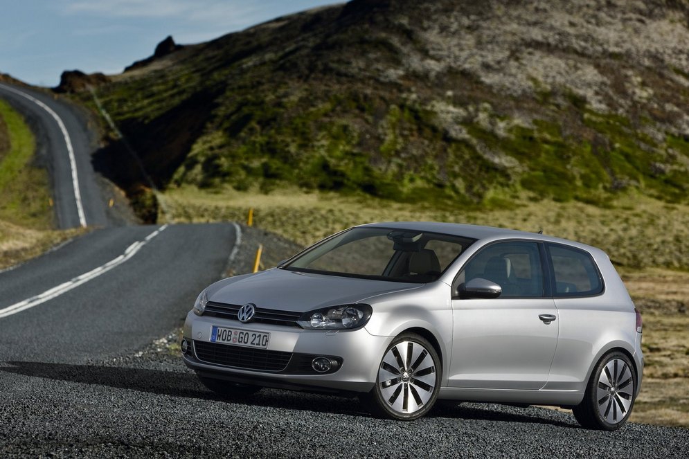 Volkswagen-Golf_2009_1600x1200_wallpaper_08.jpg