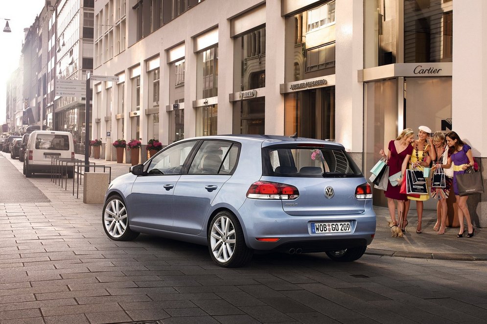 Volkswagen-Golf_2009_1600x1200_wallpaper_5b.jpg