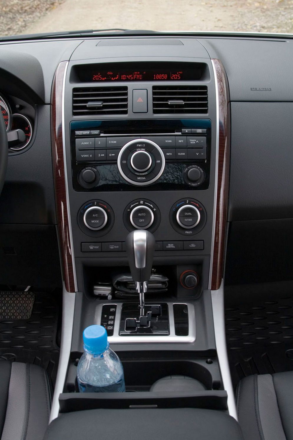 201208_theme_mazda_4_2b.jpg