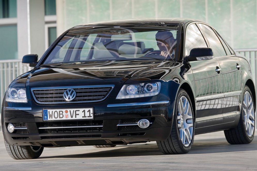 Volkswagen-Phaeton_2008_1600x1200_wallpaper_03.jpg