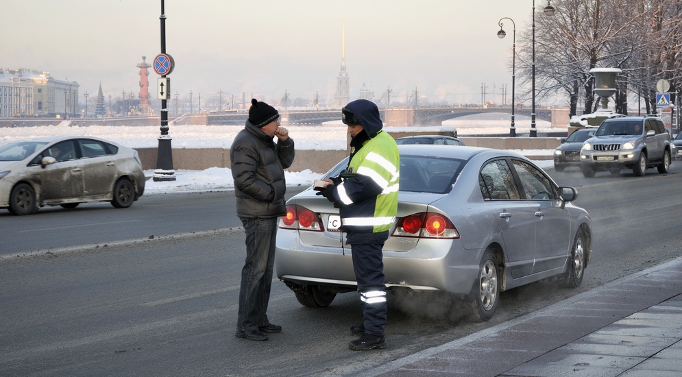 Вежливость водителей в Питере. Что делать когда остановили ДПС.