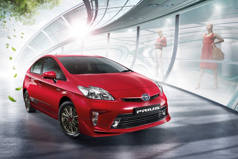 trd_toyota_prius_sportivo_th-spec_1.jpg