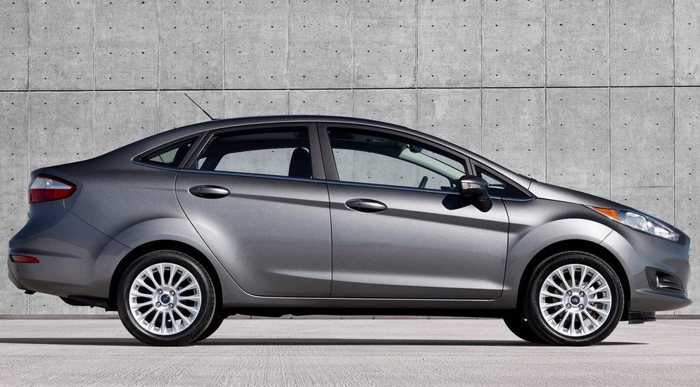 Ford-Fiesta_Sedan_2014_1024x768_wallpaper_0a.jpg