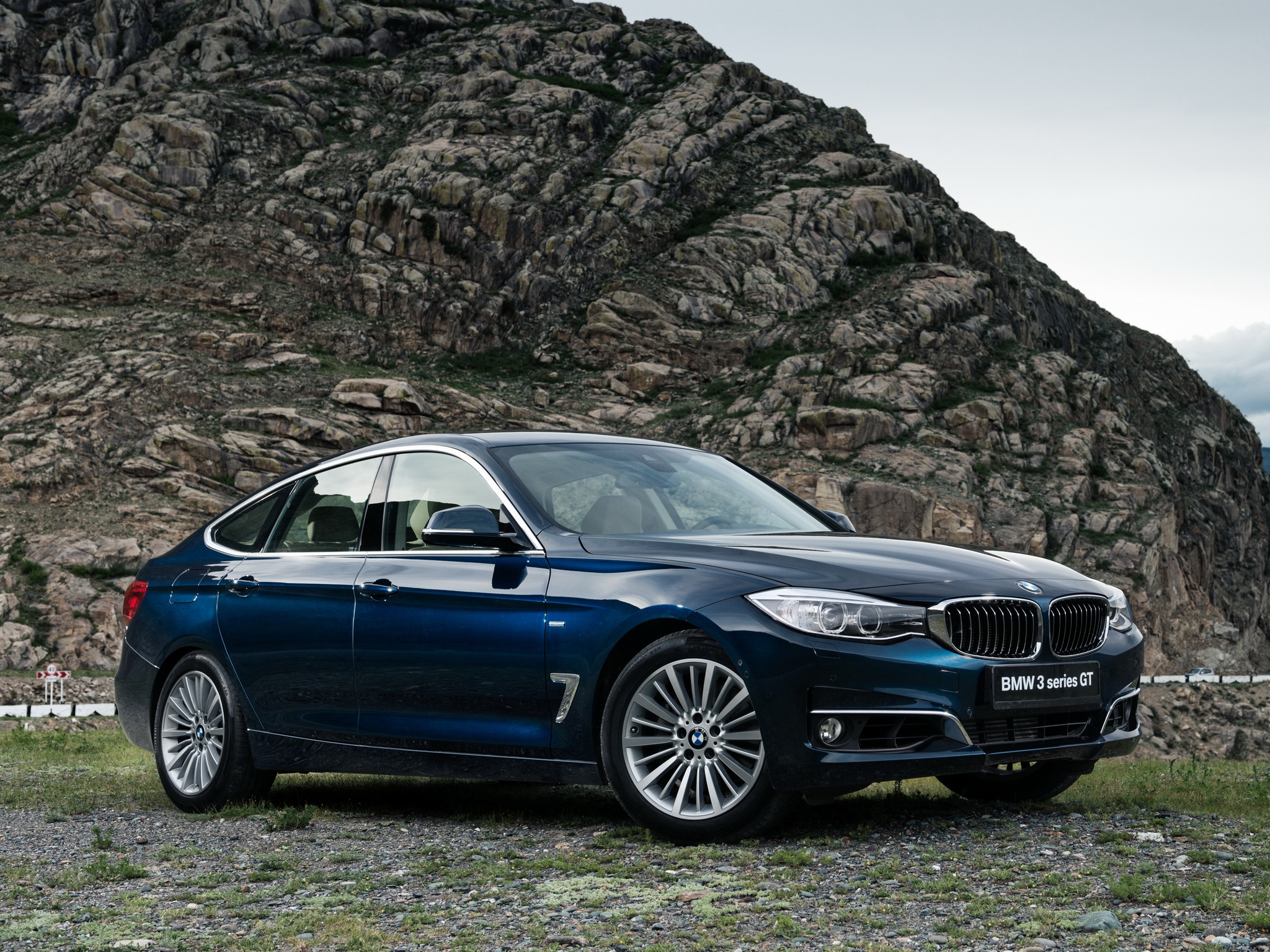 bmw_335i_gran_turismo_luxury_line_10.jpg