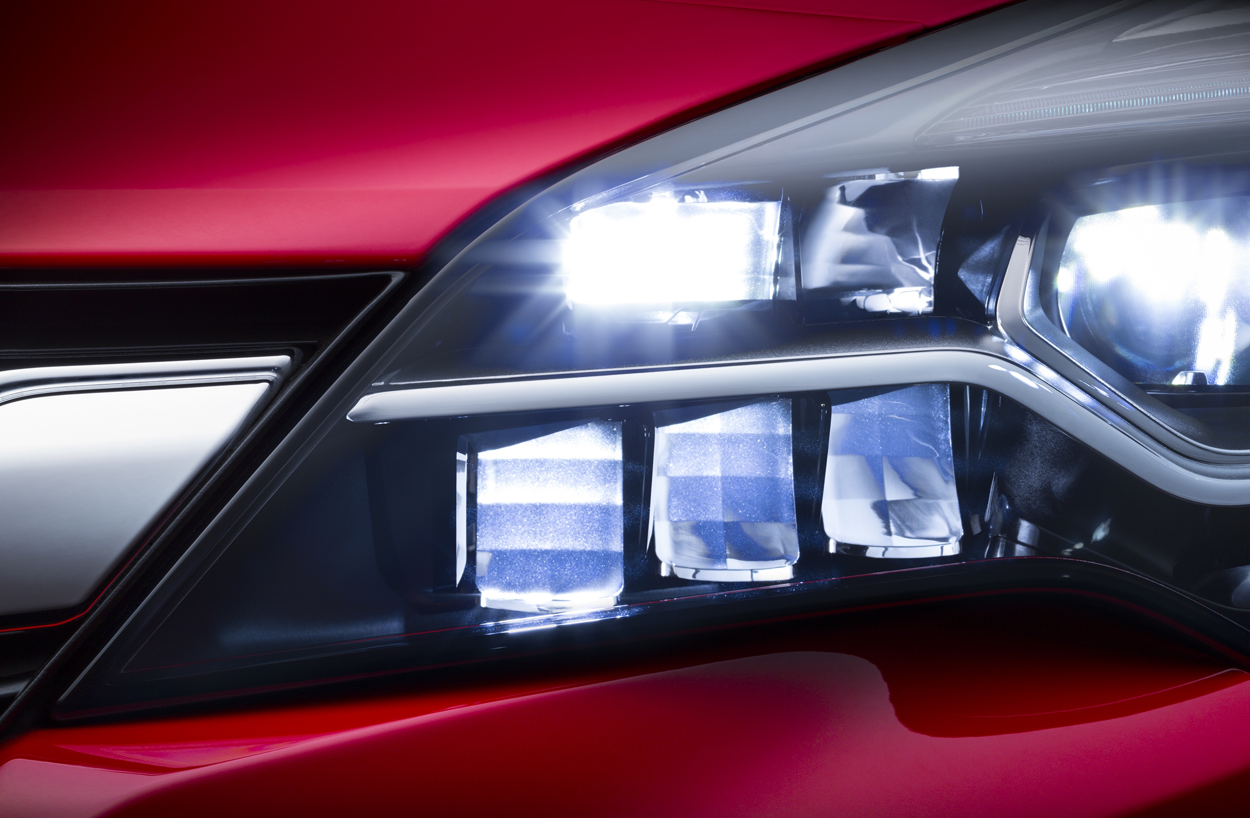 Opel-IntelliLux-LED-295648.jpg