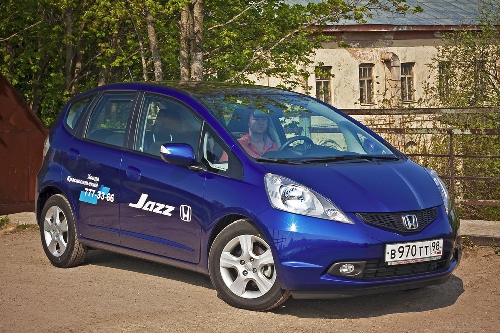 Тестдрайв Mitsubishi Colt vs Honda Jazz деньги портят