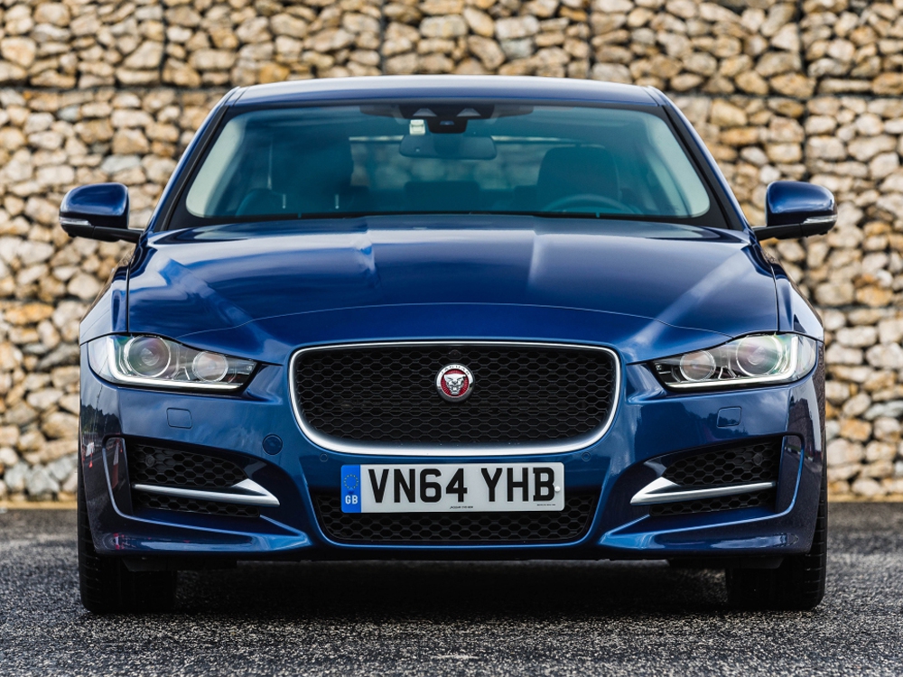 jaguar_xe_r_sport_7.jpeg