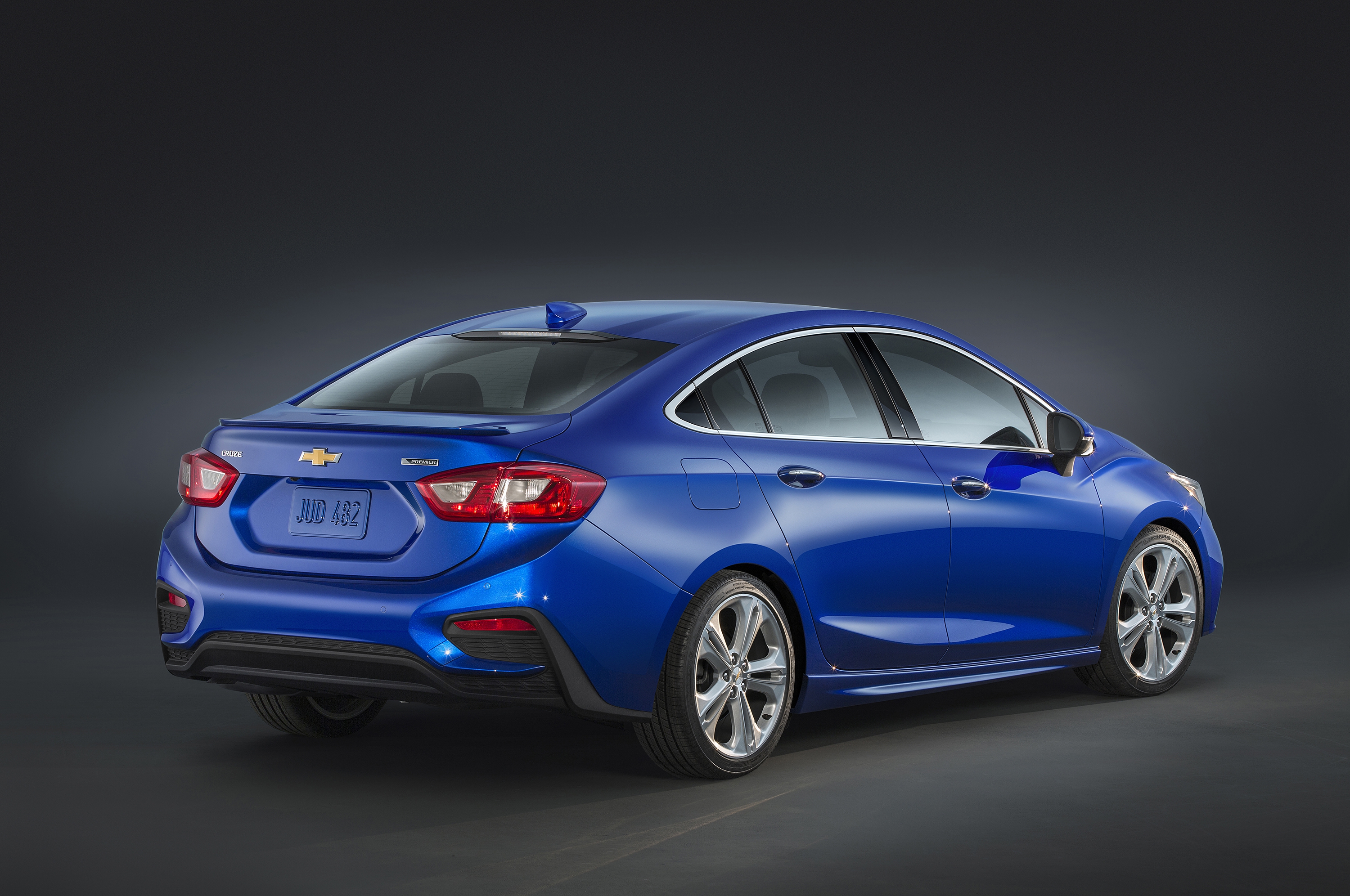 2016-Chevrolet-Cruze-Exterior-013.jpg