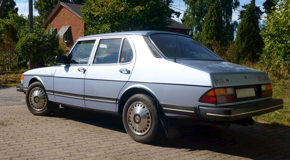 SAAB_900_GL_1984a_01.jpg