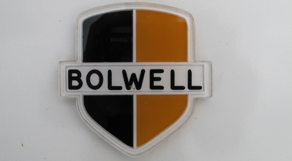 1Bolwell_car_badge.jpg
