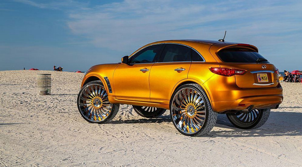 2015-infiniti-fx-with-32-inch-wheels-04.jpg