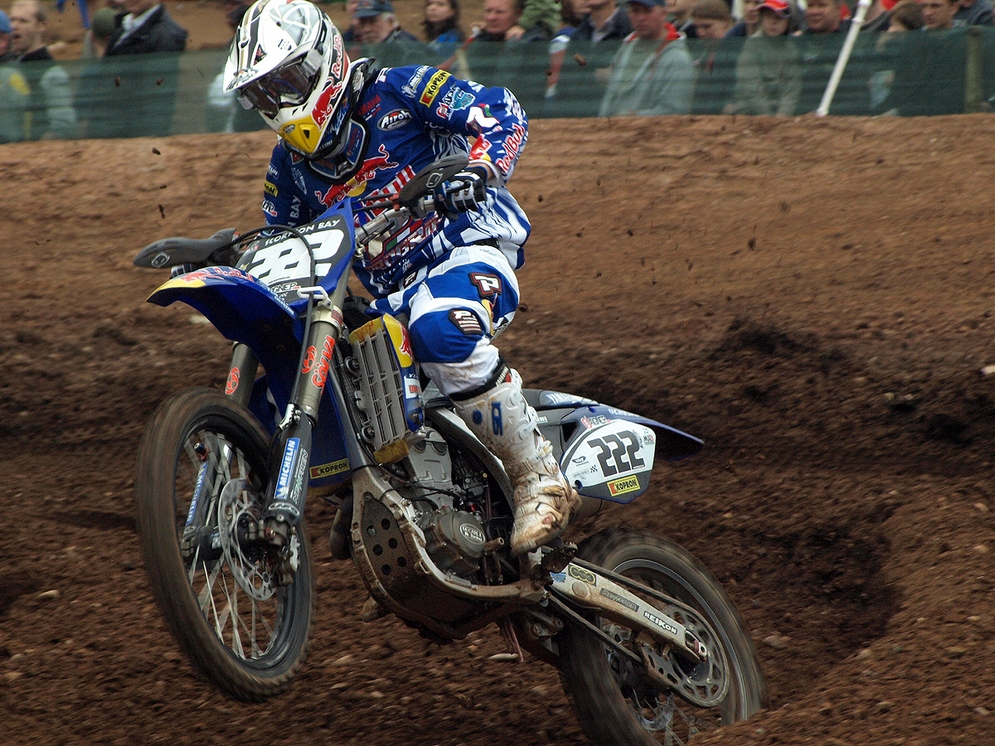 Antonio_Cairoli_ITA_FMI_Yamaha_FIM_MX_Mallory_Park_2008_R6a.jpg