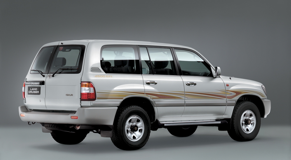 autowp.ru_toyota_land_cruiser_100_gx-r_uae-spec_2.jpg