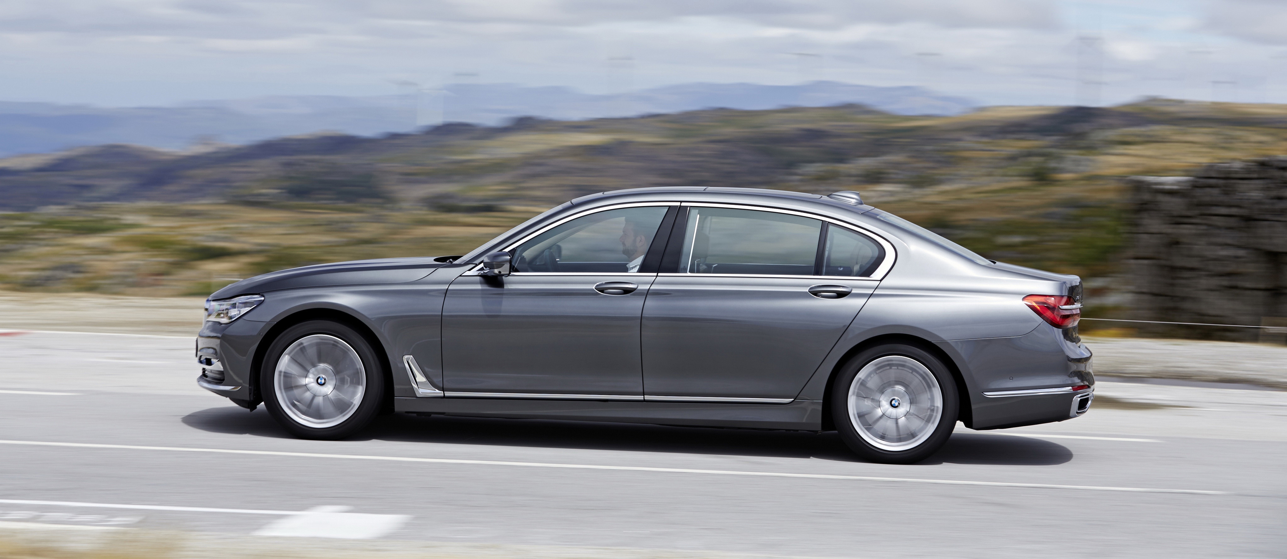 bmw_750li_xdrive_design_pure_excellence_29.jpeg