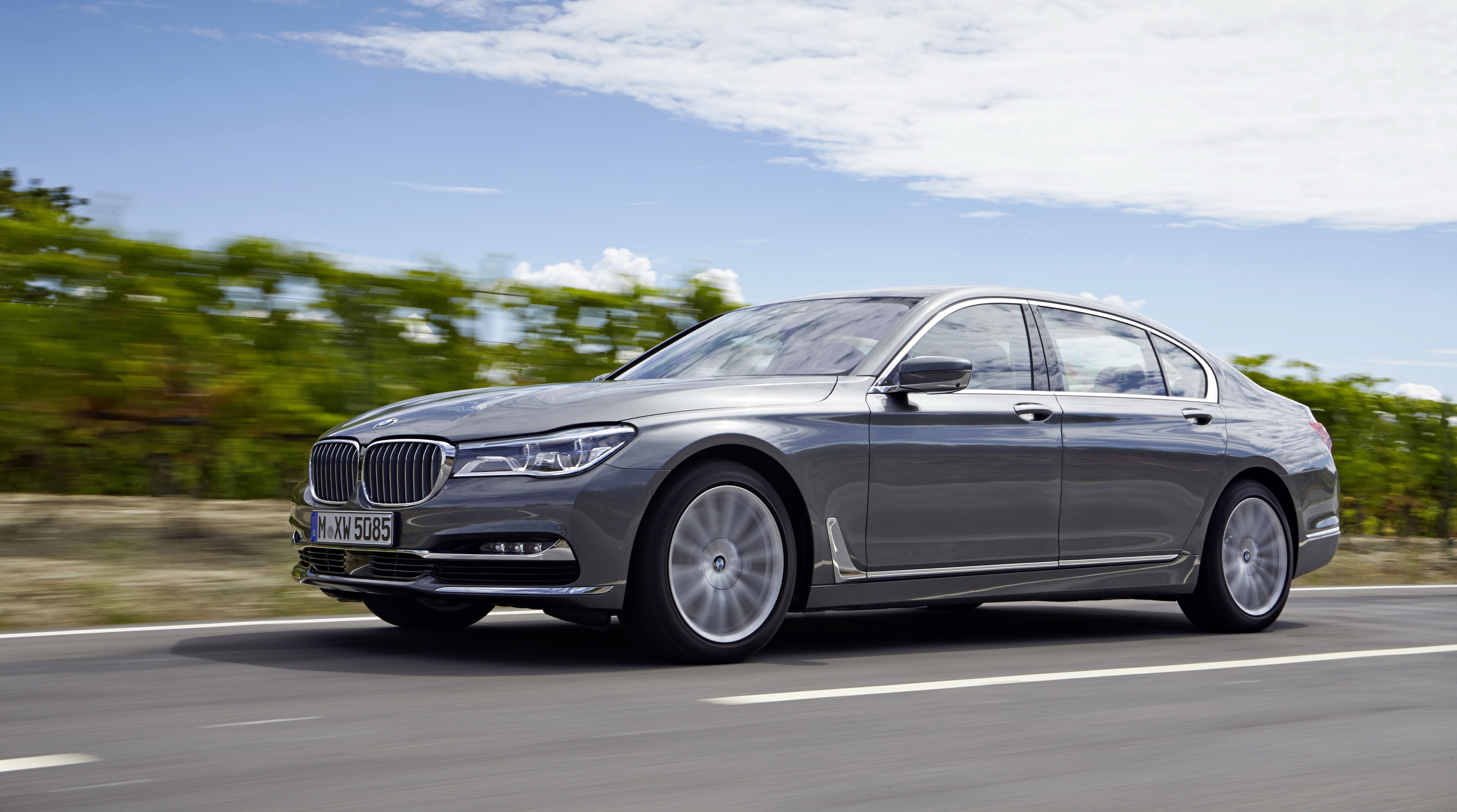 bmw_750li_xdrive_design_pure_excellence_9.jpeg