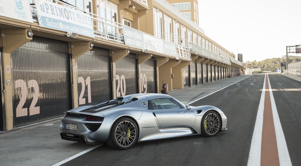 2015 Porsche 918 Spyder _55_.jpg