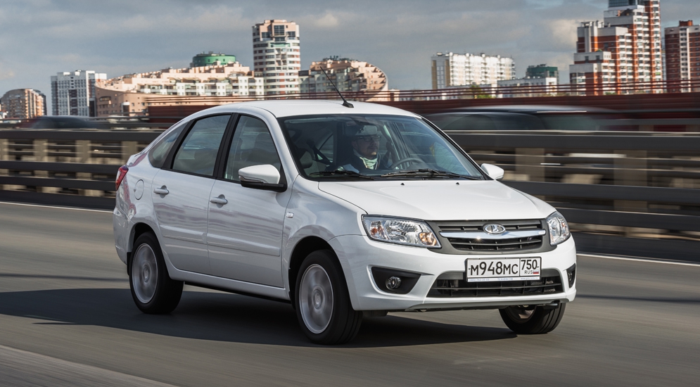 lada_granta_liftback_motion_003.jpg