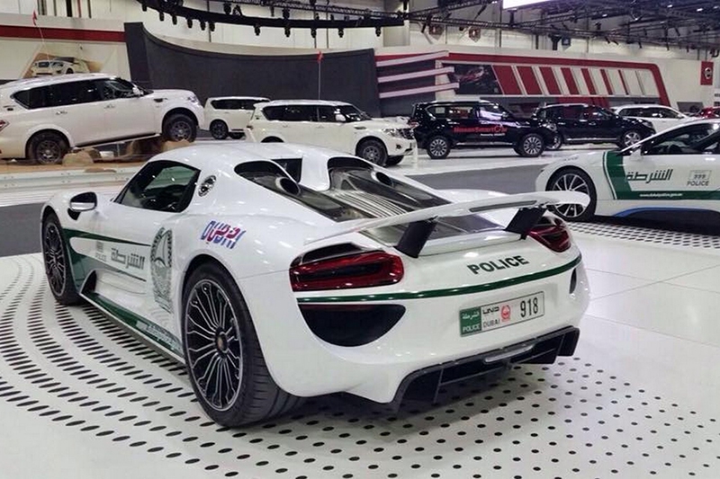 2015-Dubai-Police-Porsche-918-Spyder.jpg