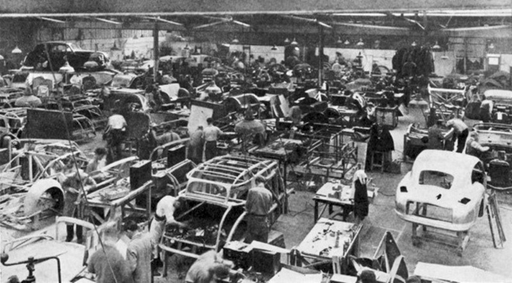 4_Aston_Martin_Lagonda_Plant_Feltham_1950.jpg