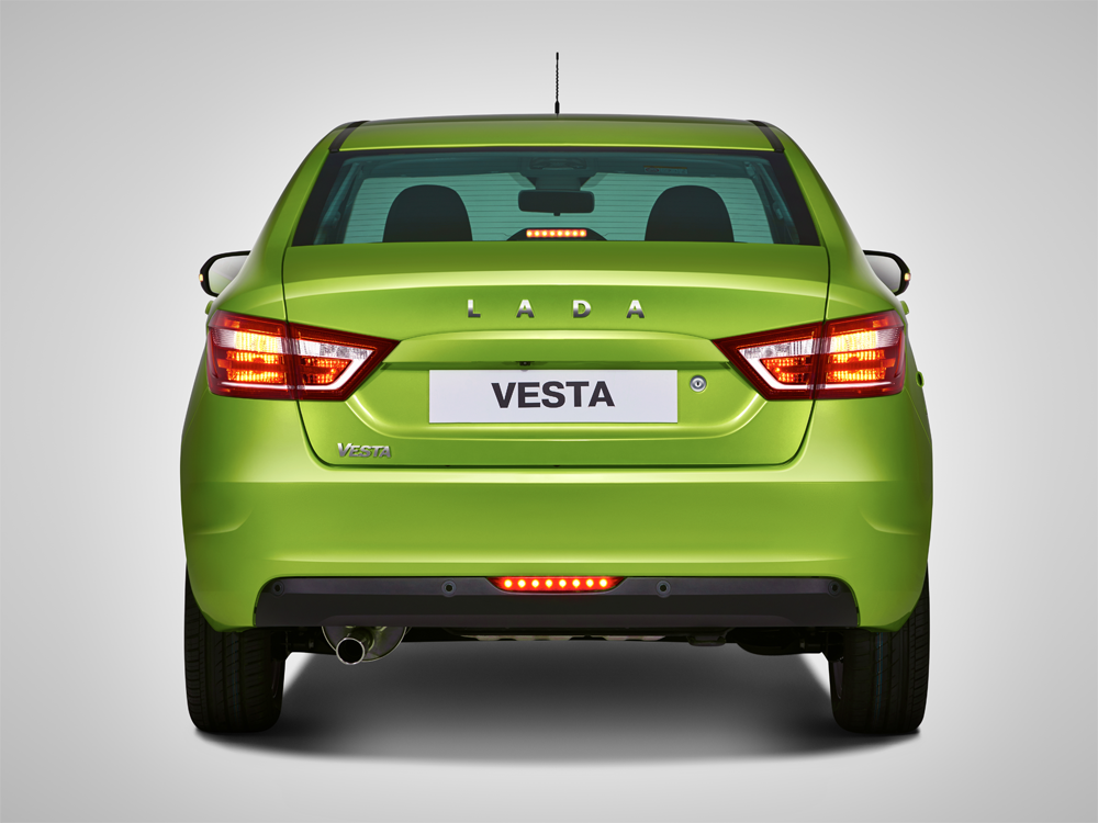 lada_vesta_lime_exterior_019_02.png