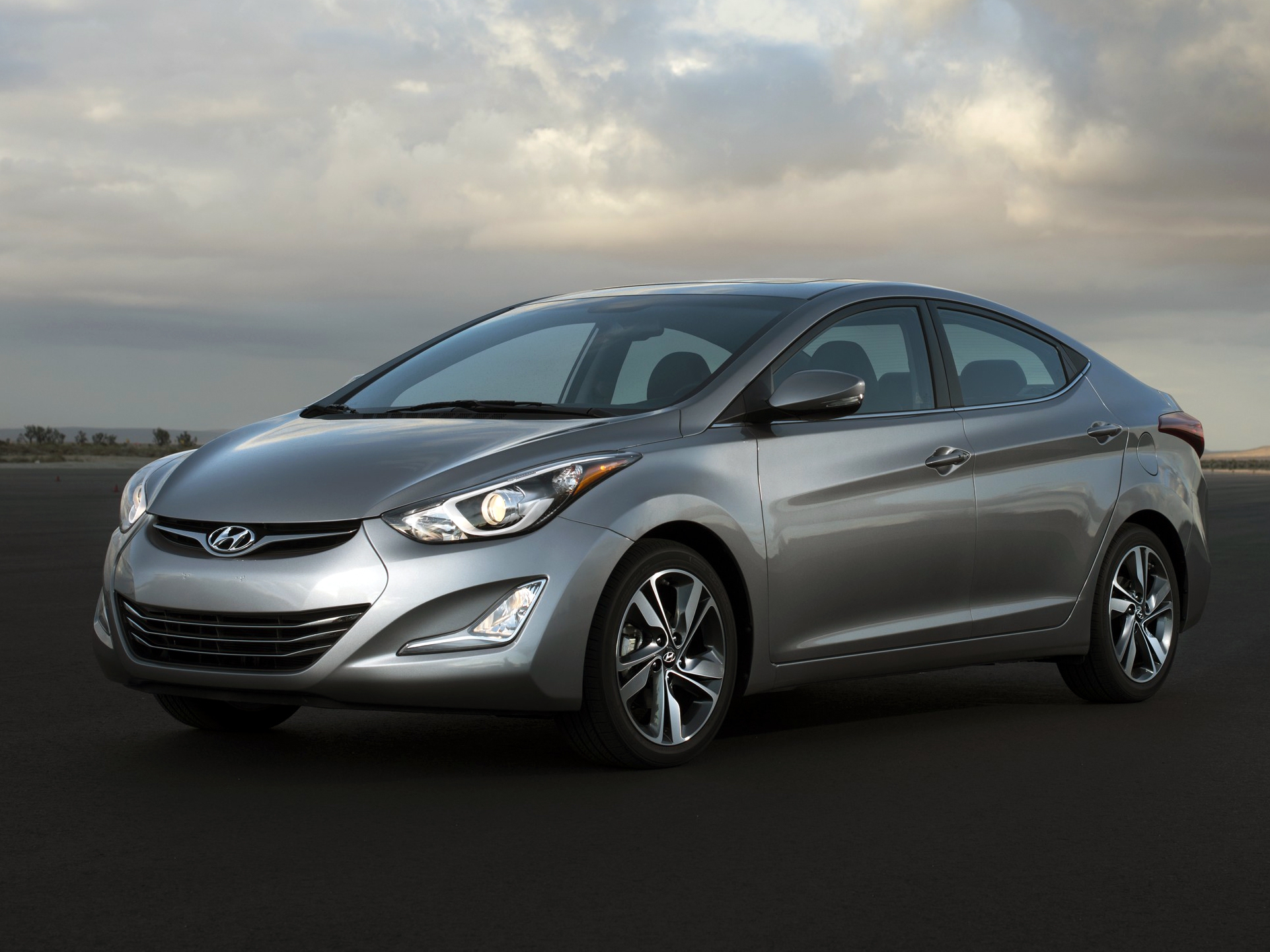 hyundai_elantra_limited_us-spec_3.jpg