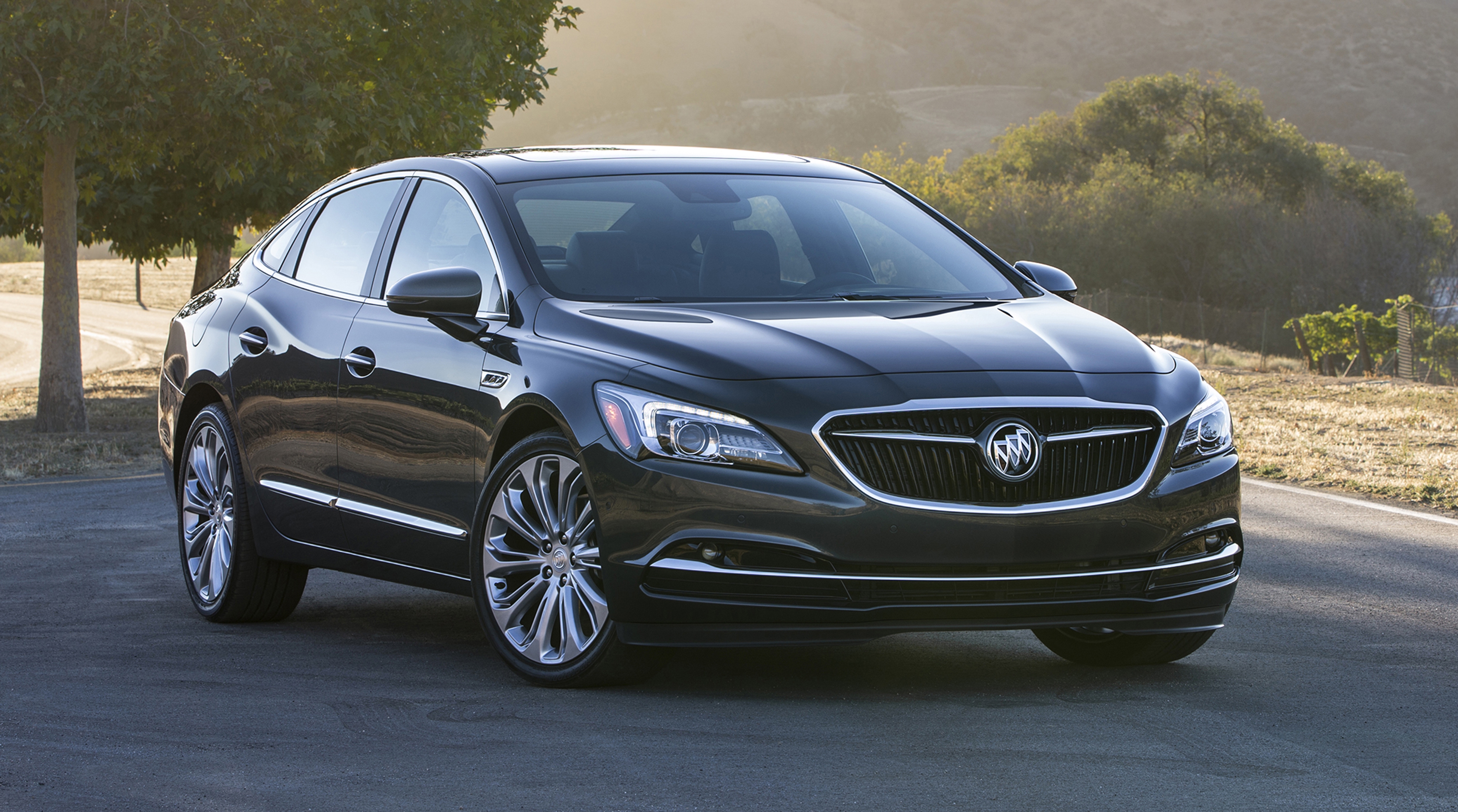2017-Buick-LaCrosse-002.jpg