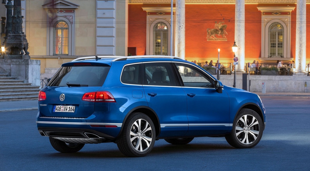 Volkswagen-Touareg_2015_1600x1200_wallpaper_11.jpg