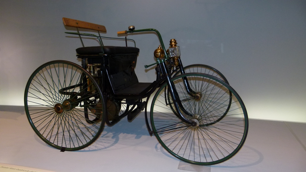 Daimler_Motor-Quadricycle.jpeg