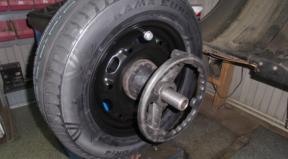 Внутренние датчики давления в шинах с bluetooth связью