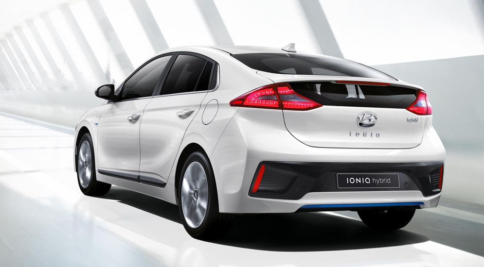 hyundaiiiii_ioniq_hybrid_2.jpg