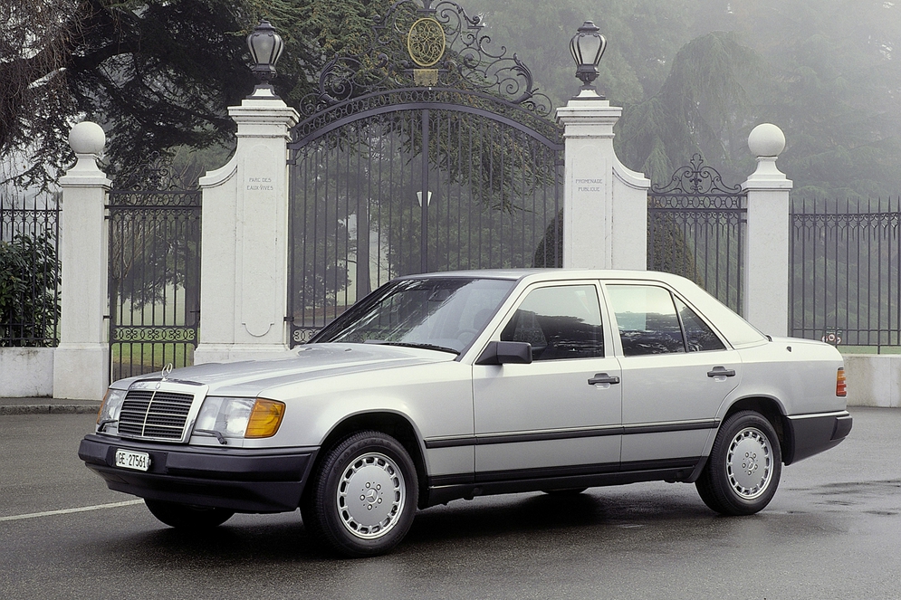 autowp.ru_mercedes-benz_300e_4.jpg