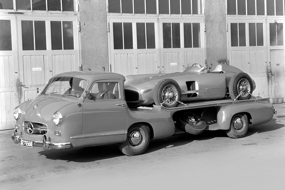 mercedes-benz_blue_wonder_transporter_1.jpg