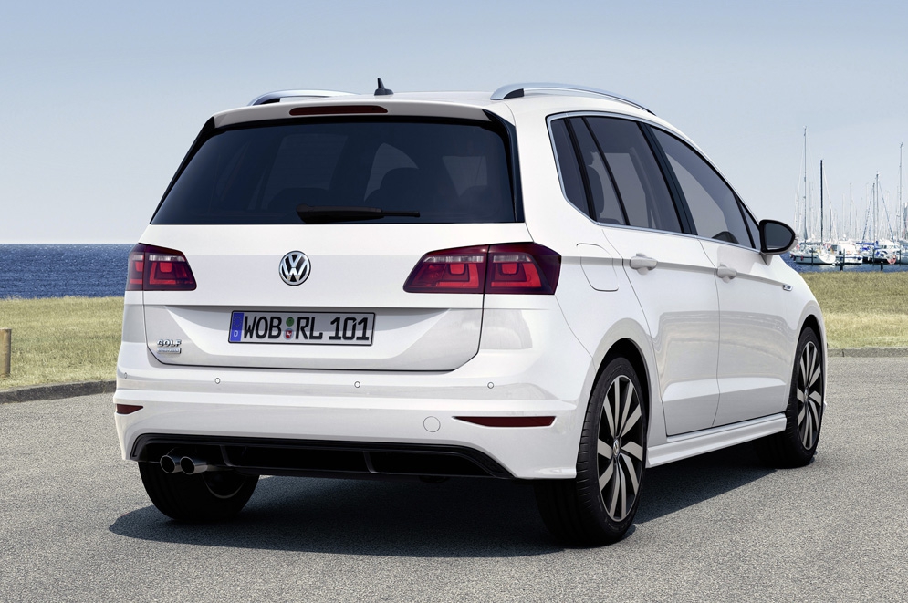 volkswagen_golf_sportsvan_r-line_2.jpeg