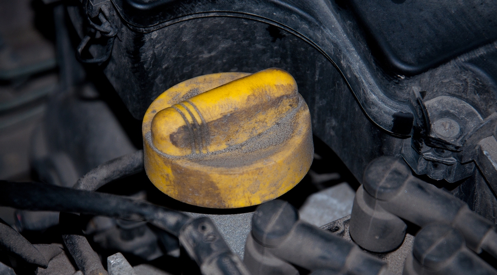 Не умеешь – не лей: как правильно заменить моторное масло - – автомобильный журнал