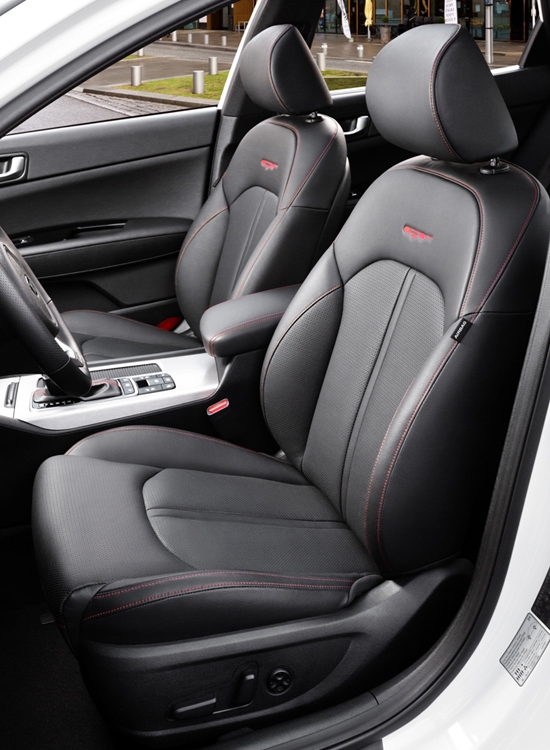 KIA Optima_interior_3.jpg